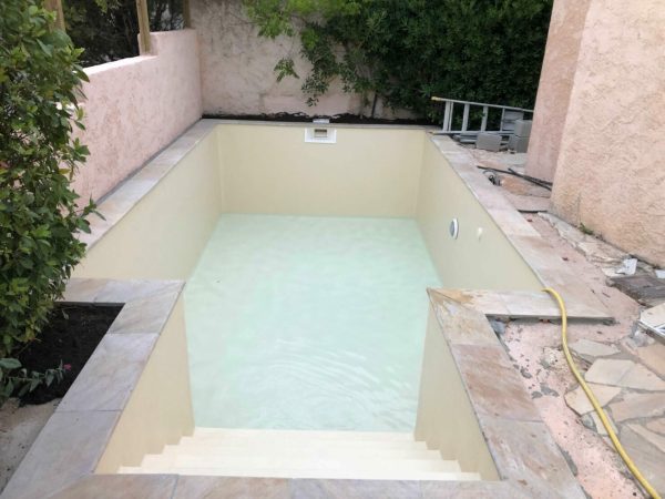 1-Petite-Piscine-Extérieure-Alpes