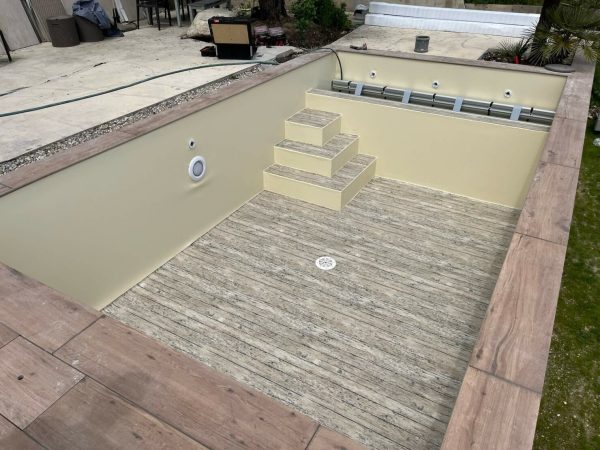 1-Piscine-Privée-Terrasse-Bois-Alpes