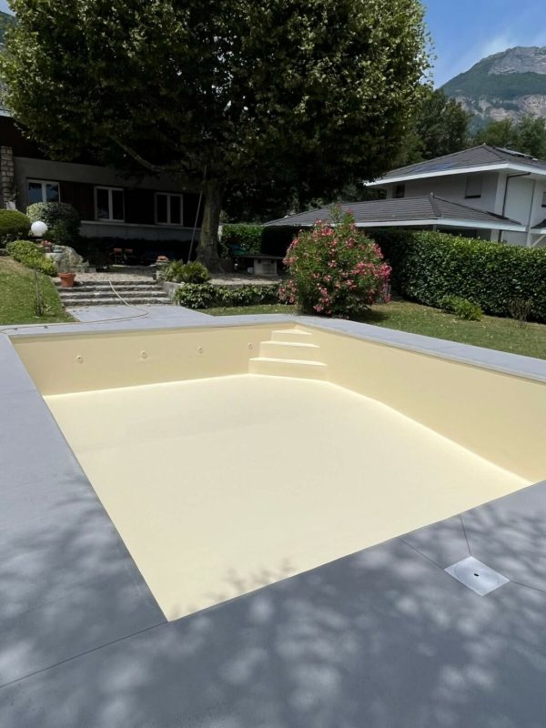 2-Construction-Piscine-Extérieure-Alpes