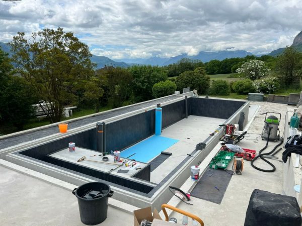 3-Etapes-Construction-Piscine-Exterieur-Isere